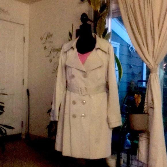 XL. VERTIGO BRAND. BEIGE 3/4” DOUBLE BREASTED COAT - Picture 1 of 7